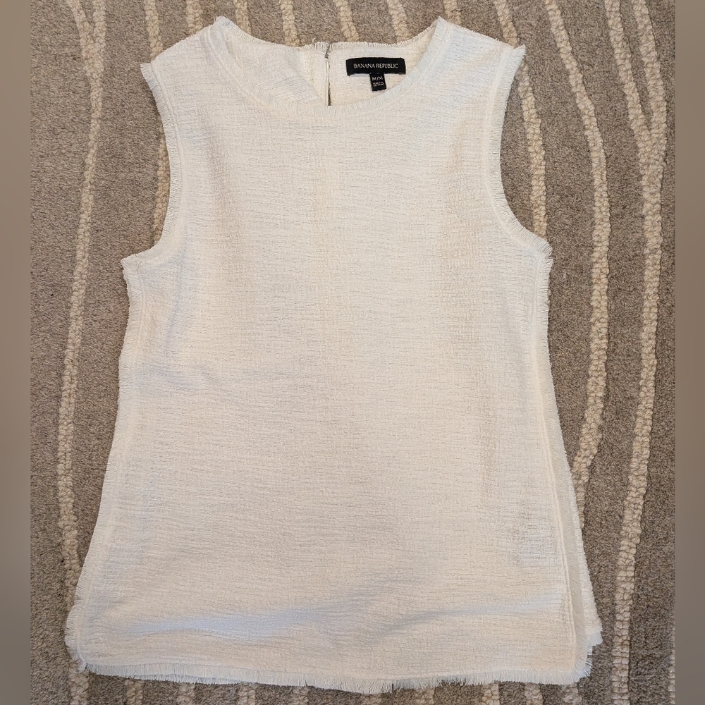 Banana Republic Women's Cream Textured Sleeveless Blouse